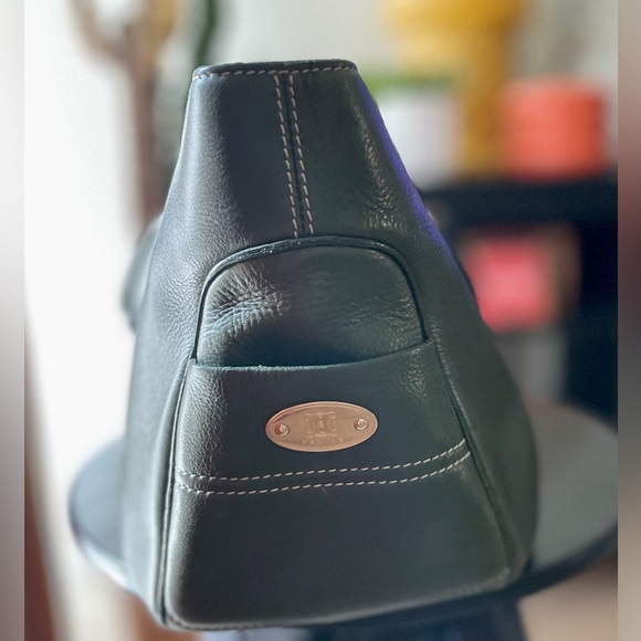 100% AUTHENTIC, like-new & barely used, Céline Boogie Bag in Olive Green Leather - Picture 4 of 16